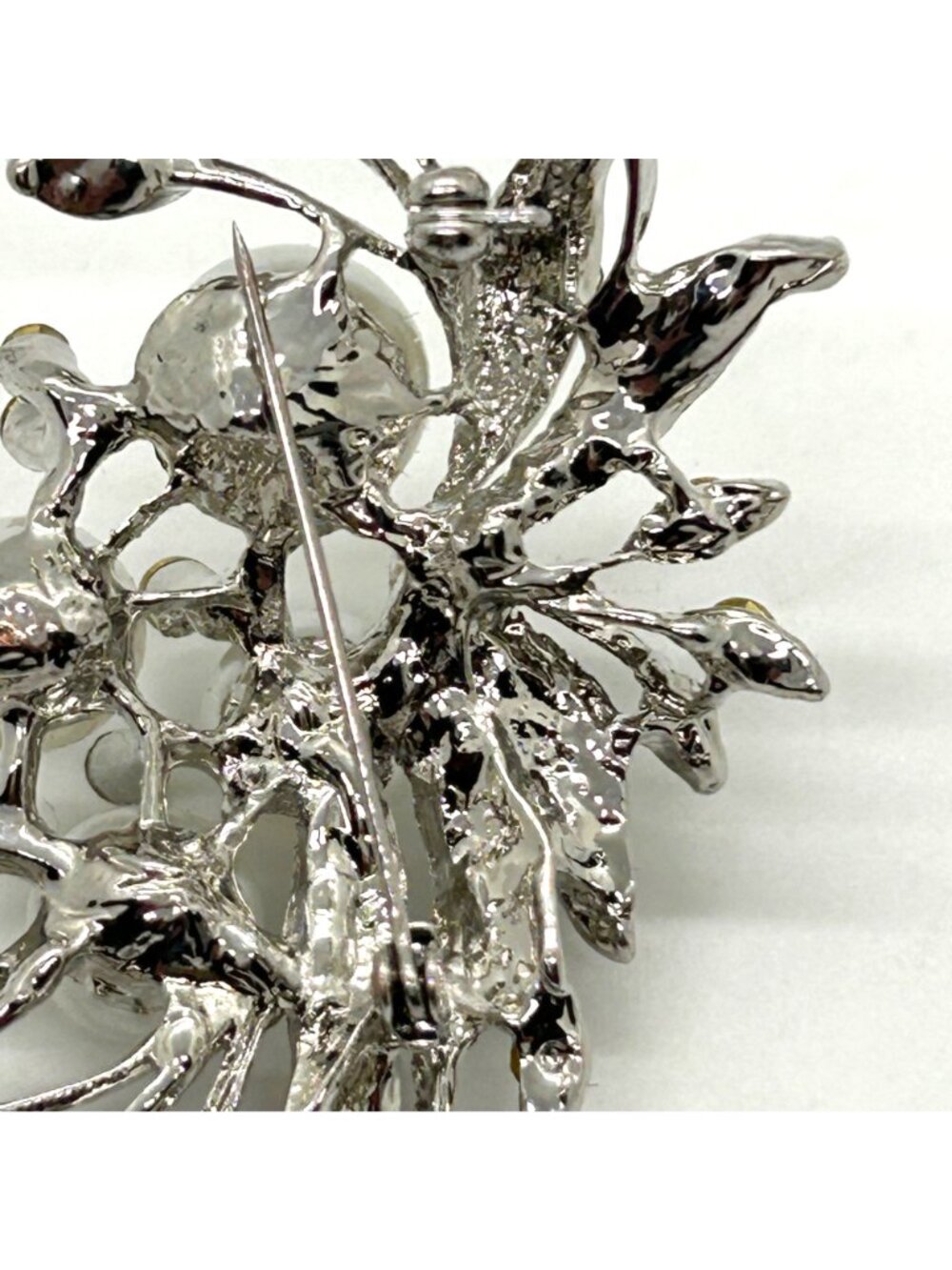 Faux Pearl & Rhinestone Brooch Silver-tone Floral Pin Glam Elegant - Picture 12 of 15